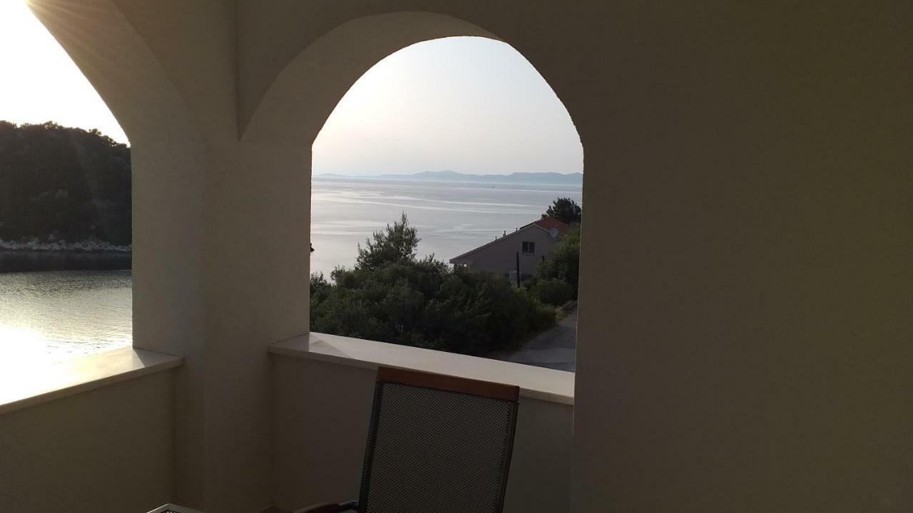 Apartment Zaklopatica Lastovo Exteriör bild
